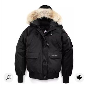 CANADA Goose bomber size M black woman. Used